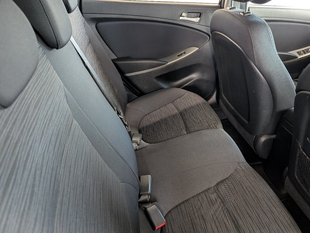 Hyundai Accent SE, AUTOMATIQUE, 2015 à Magog, Québec - 7 - w1024h768px