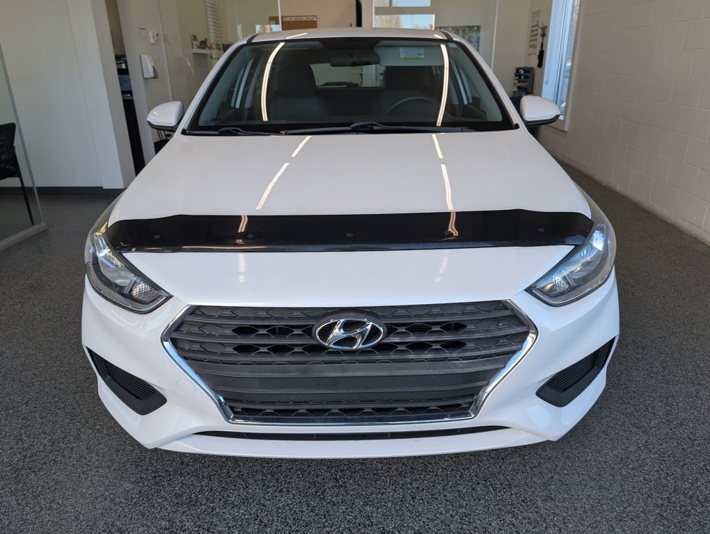 Hyundai Accent Essential 2019 à Magog, Québec - 6 - w1024h768px