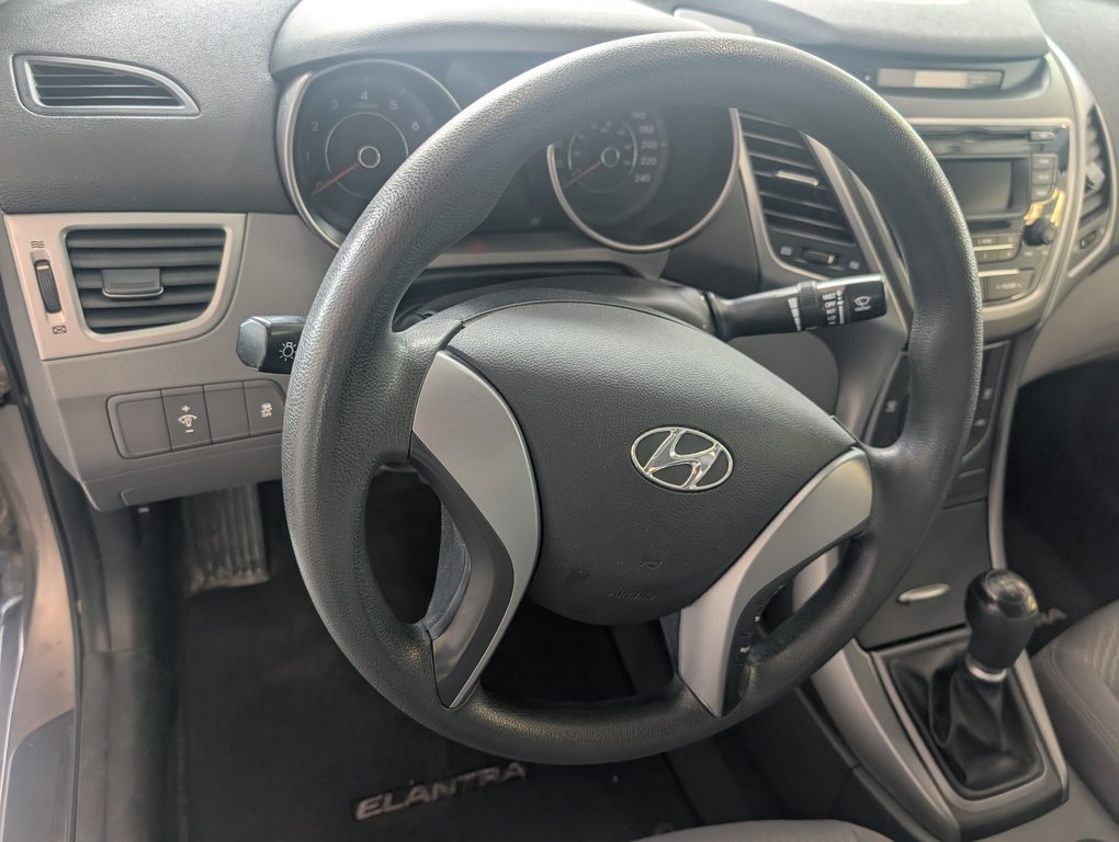 2016 Hyundai Elantra L in Magog, Quebec - 12 - w1024h768px
