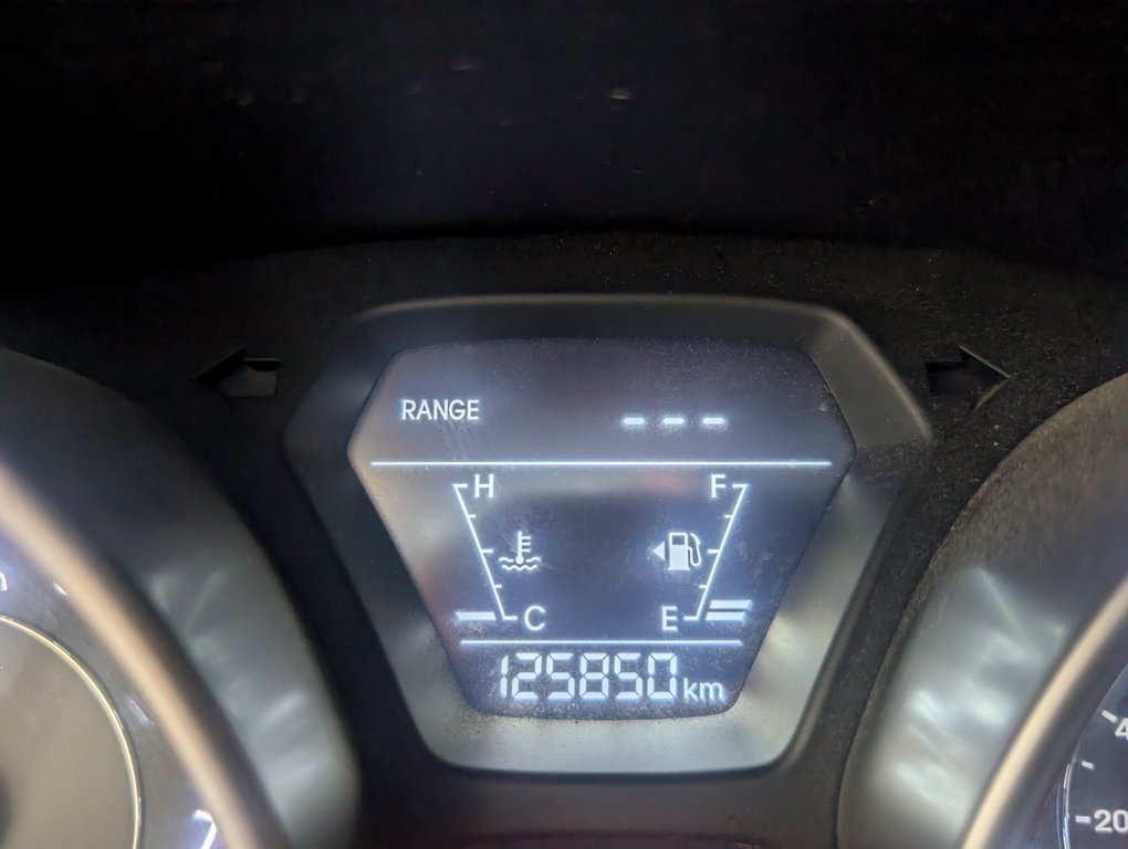 2016 Hyundai Elantra L in Magog, Quebec - 19 - w1024h768px