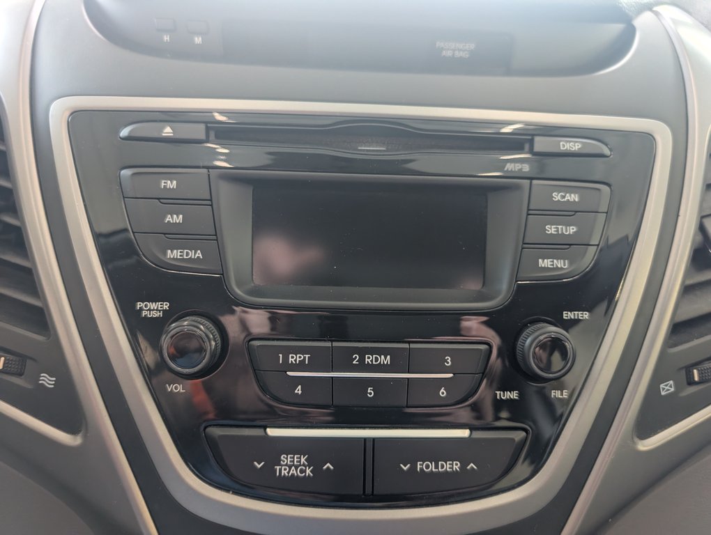 2016 Hyundai Elantra L in Magog, Quebec - 17 - w1024h768px