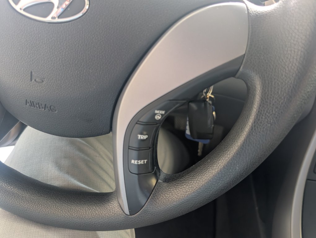 2016 Hyundai Elantra L in Magog, Quebec - 18 - w1024h768px