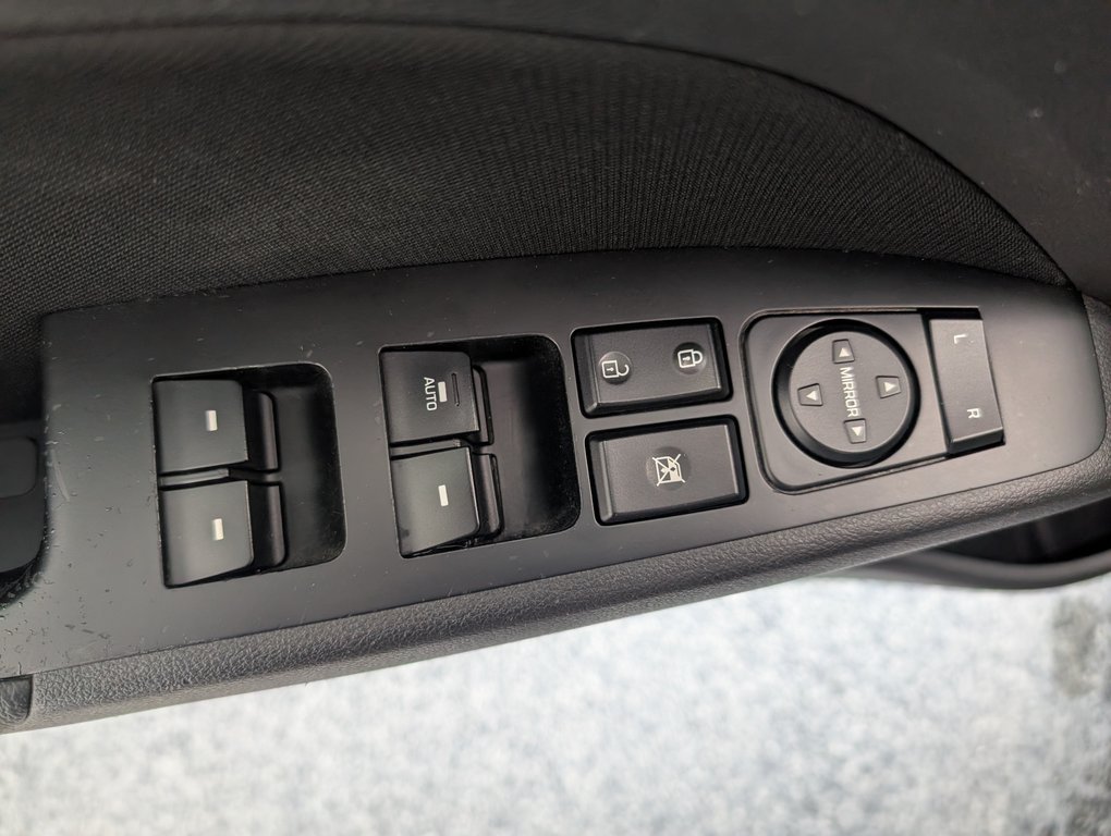 Hyundai Elantra SE, AUTOMATIQUE, A/C, 2017 à Magog, Québec - 13 - w1024h768px