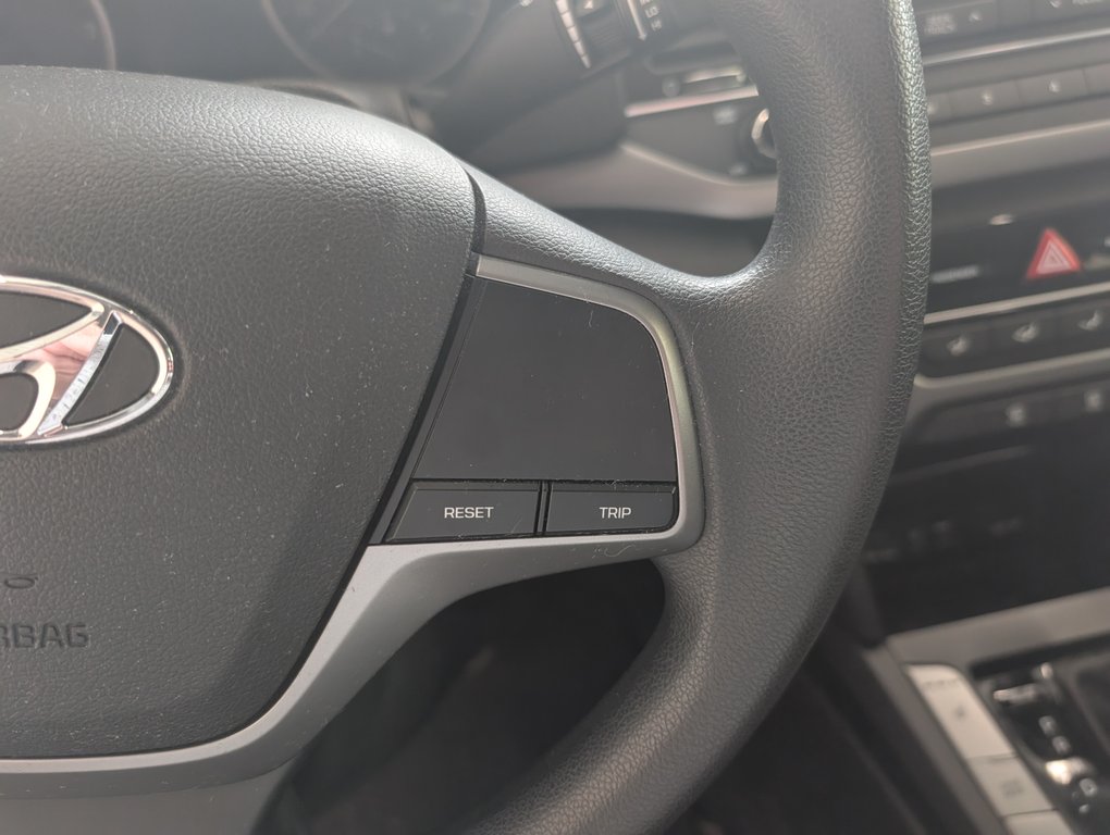 2017 Hyundai Elantra AUTOMATIQUE, A/C, in Magog, Quebec - 19 - w1024h768px