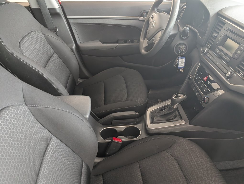 2017 Hyundai Elantra AUTOMATIQUE, A/C, in Magog, Quebec - 8 - w1024h768px