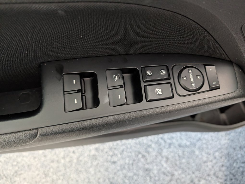 2018 Hyundai Elantra GL, AUTOMATIQUE, in Magog, Quebec - 14 - w1024h768px