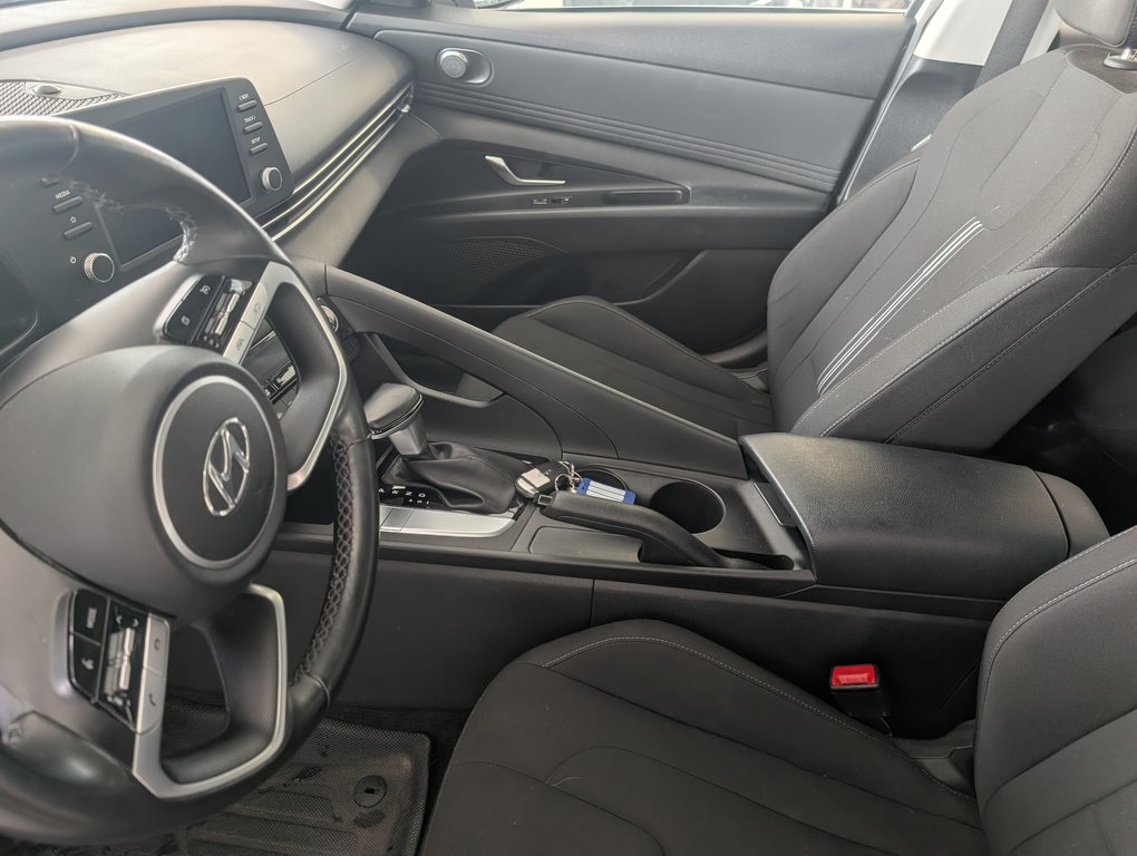 Hyundai Elantra Preferred 2021 à Magog, Québec - 8 - w1024h768px