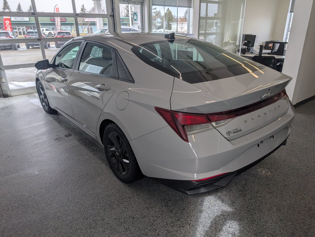 Hyundai Elantra Preferred 2021 à Magog, Québec - 4 - w1024h768px