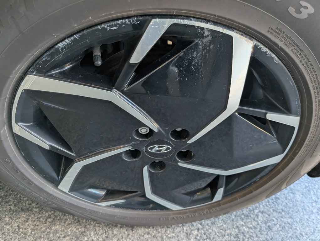 2023 Hyundai IONIQ 5 Preferred in Magog, Quebec - 23 - w1024h768px