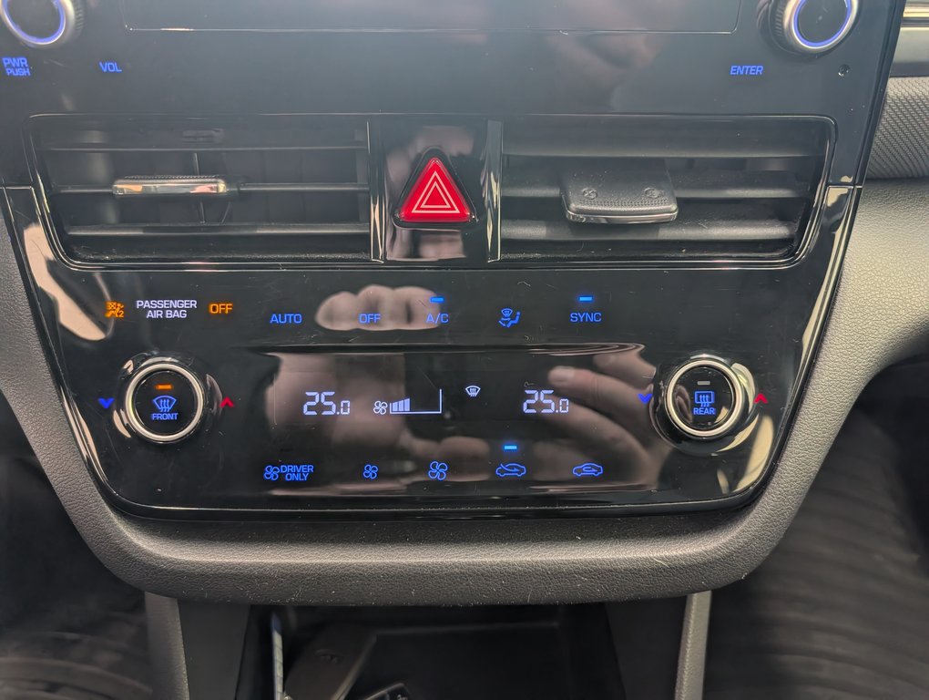 2021 Hyundai Ioniq Plug-In Hybrid Preferred in Magog, Quebec - 16 - w1024h768px