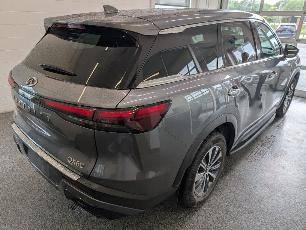 Infiniti QX60 PURE 2023 à Magog, Québec - 3 - w1024h768px
