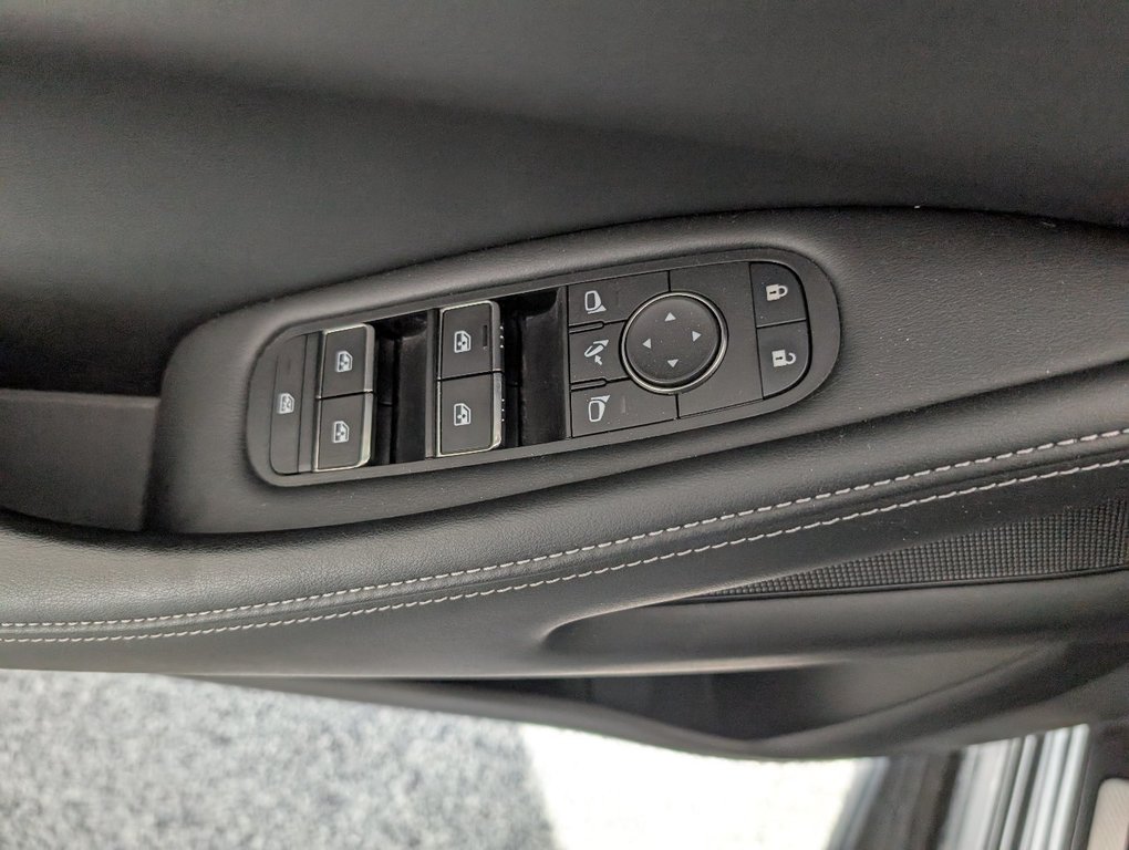 Infiniti QX60 PURE 2023 à Magog, Québec - 18 - w1024h768px