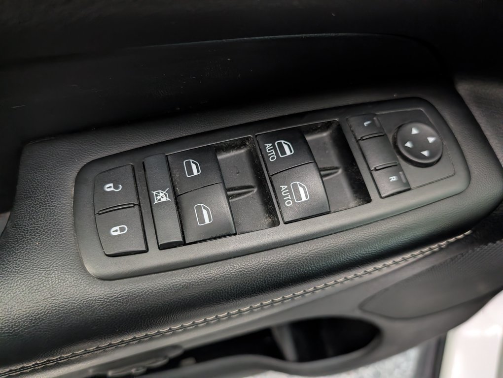 Jeep Grand Cherokee Limited AWD, 2014 à Magog, Québec - 15 - w1024h768px
