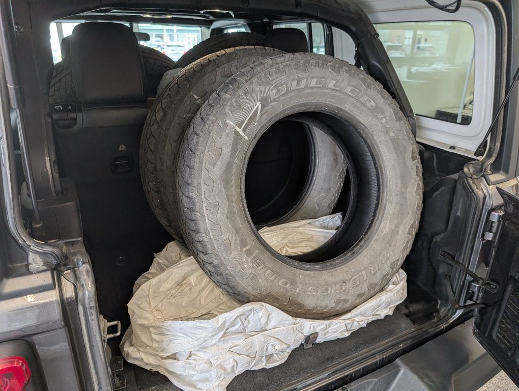 2021 Jeep Wrangler Unlimited Sahara 4X4 in Magog, Quebec - 7 - w1024h768px