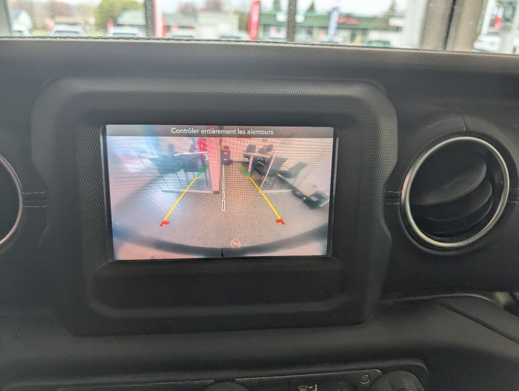 2021 Jeep Wrangler Unlimited Sahara 4X4 in Magog, Quebec - 17 - w1024h768px