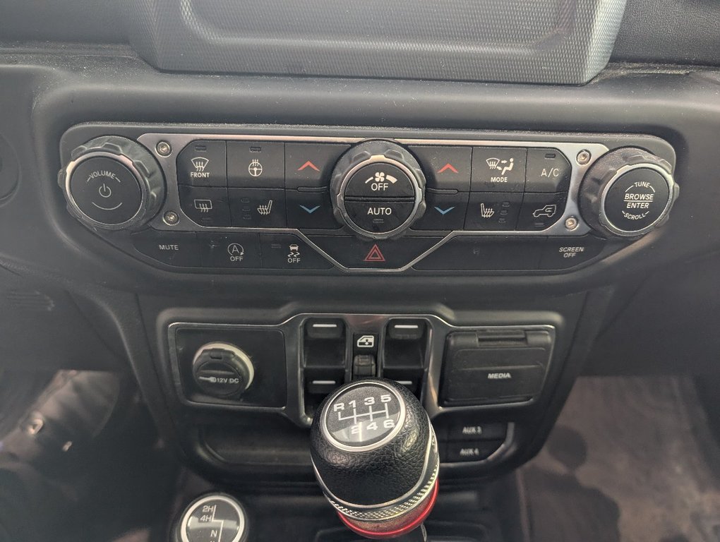 2021 Jeep Wrangler Unlimited Sahara 4X4 in Magog, Quebec - 14 - w1024h768px