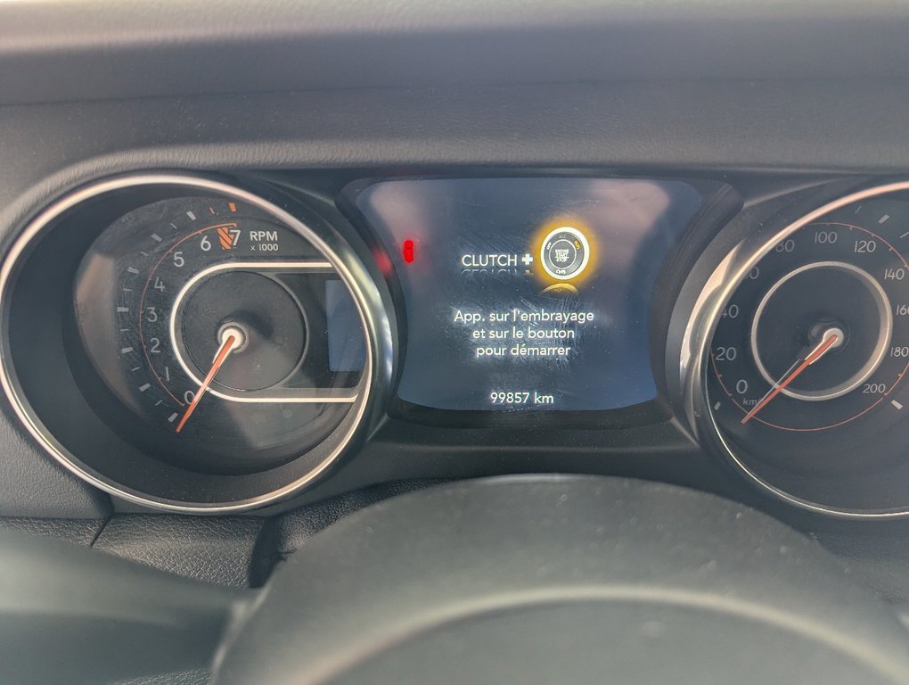 2021 Jeep Wrangler Unlimited Sahara 4X4, in Magog, Quebec - 21 - w1024h768px