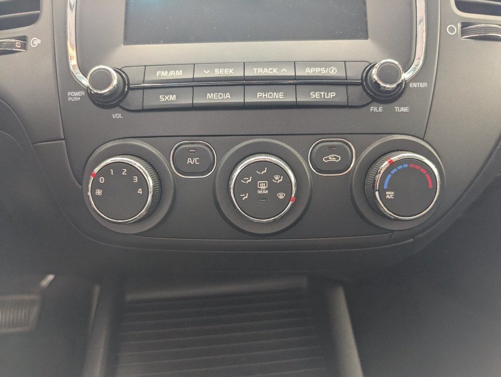 Kia Forte LX+, AUTOMATIQUE, A/C, 2017 à Magog, Québec - 14 - w1024h768px