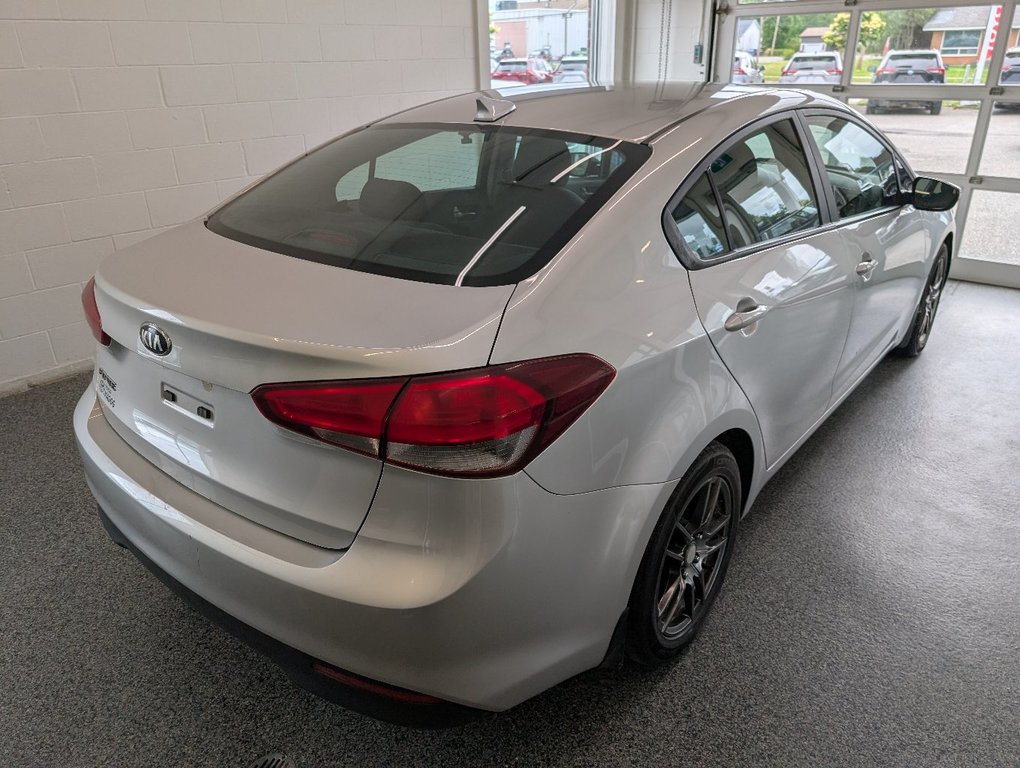 Kia Forte LX+, AUTOMATIQUE, A/C, 2017 à Magog, Québec - 3 - w1024h768px