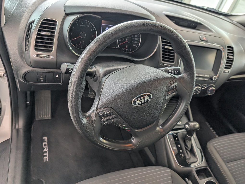 Kia Forte LX+, AUTOMATIQUE, A/C, 2017 à Magog, Québec - 10 - w1024h768px