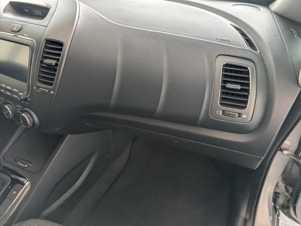 Kia Forte LX+, AUTOMATIQUE, A/C, 2017 à Magog, Québec - 9 - w1024h768px