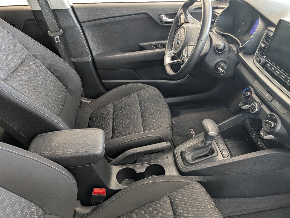 2023 Kia Rio 5-door LX PLUS in Magog, Quebec - 9 - w1024h768px