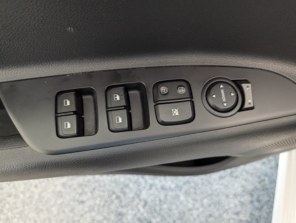 2023 Kia Rio 5-door LX PLUS in Magog, Quebec - 14 - w1024h768px