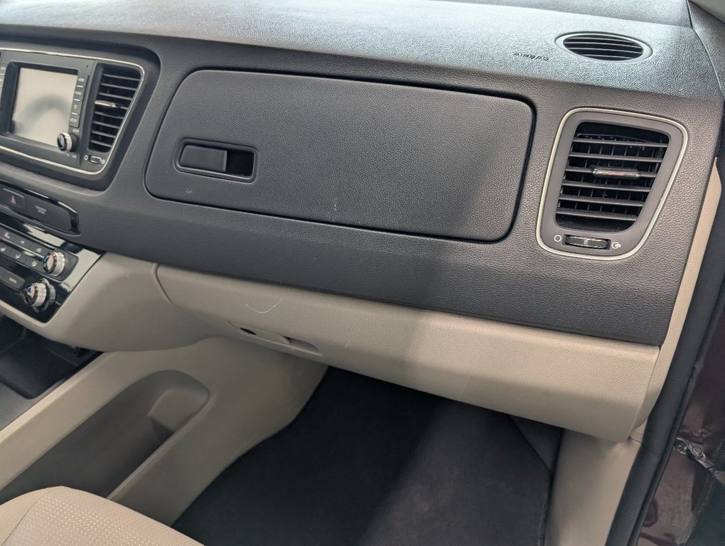 2019 Kia Sedona LX FWD, 8 PASSAGERS in Magog, Quebec - 8 - w1024h768px
