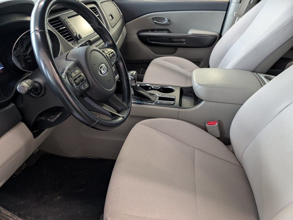 2019 Kia Sedona LX FWD, 8 PASSAGERS in Magog, Quebec - 10 - w1024h768px
