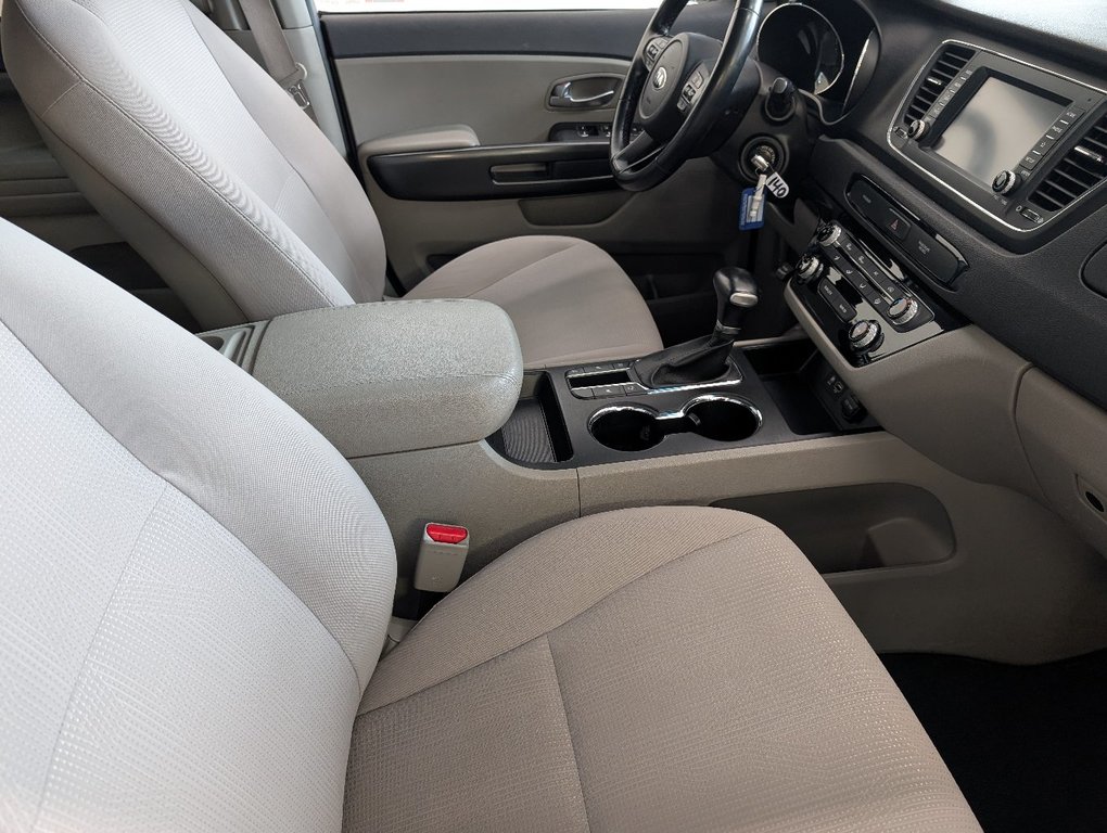2019 Kia Sedona LX FWD, 8 PASSAGERS in Magog, Quebec - 7 - w1024h768px