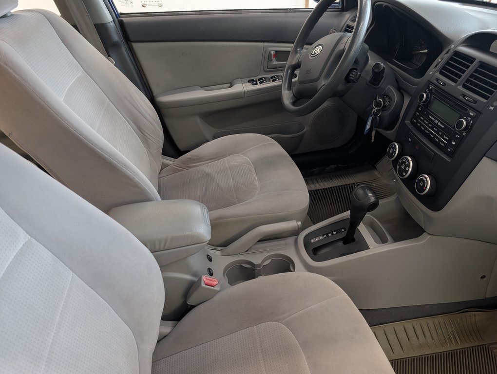 2009 Kia Spectra LX, AUTOMATIQUE, in Magog, Quebec - 7 - w1024h768px