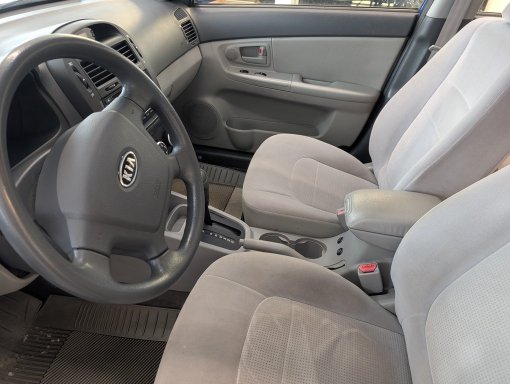 2009 Kia Spectra LX, AUTOMATIQUE, in Magog, Quebec - 10 - w1024h768px
