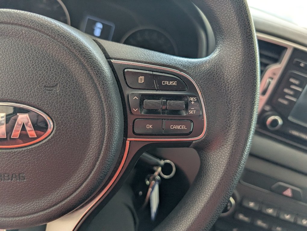 2017 Kia Sportage LX in Magog, Quebec - 20 - w1024h768px