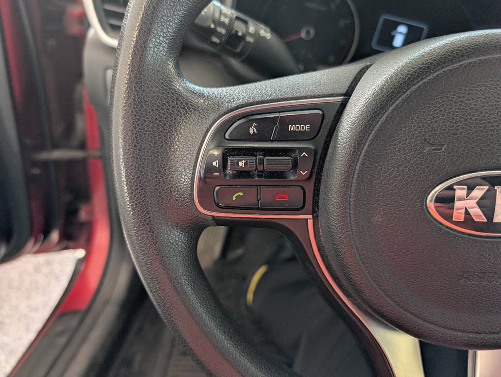 2017 Kia Sportage LX in Magog, Quebec - 19 - w1024h768px