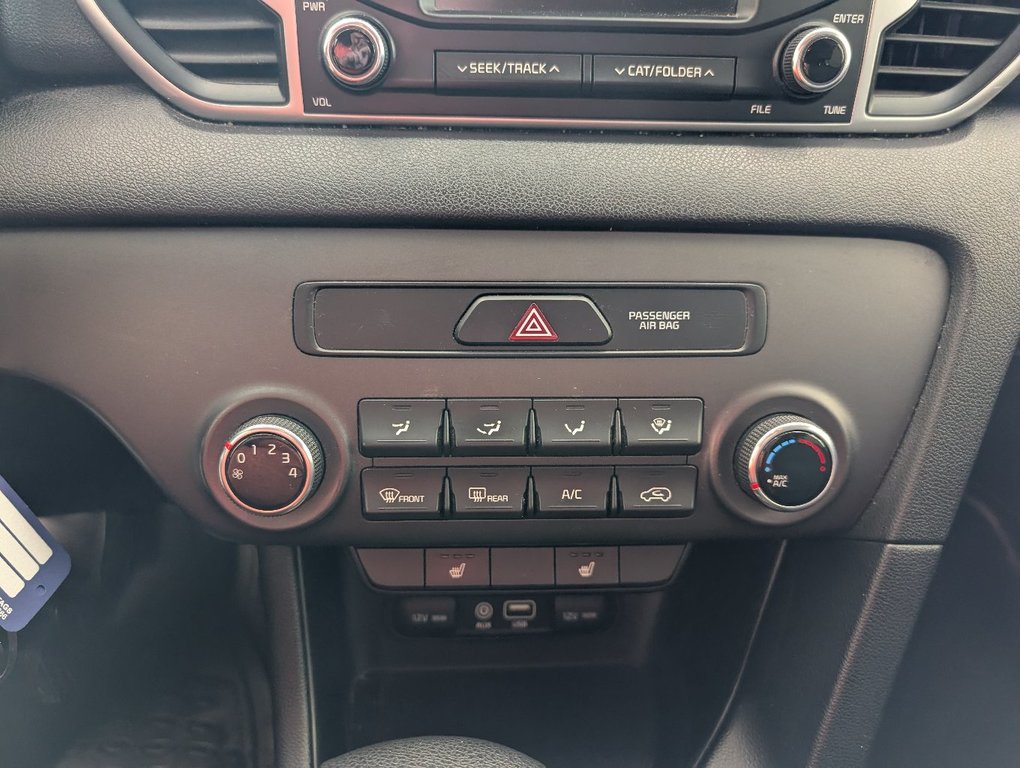 2017 Kia Sportage LX in Magog, Quebec - 17 - w1024h768px