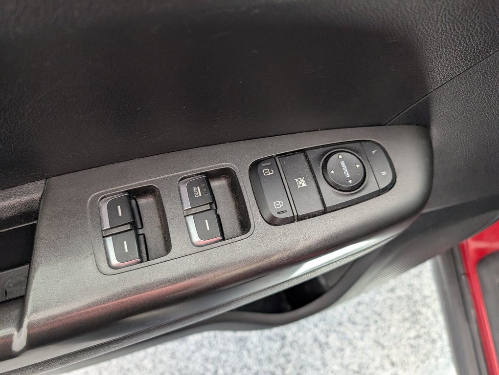 2017 Kia Sportage LX in Magog, Quebec - 14 - w1024h768px