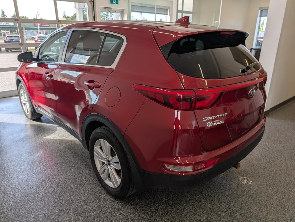 2017 Kia Sportage LX in Magog, Quebec - 5 - w1024h768px