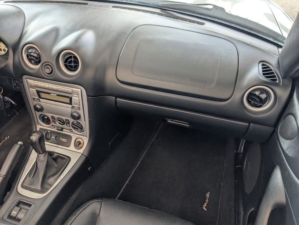Mazda MX-5 Miata CONVERTIBLE, CUIR, 2004 à Magog, Québec - 8 - w1024h768px