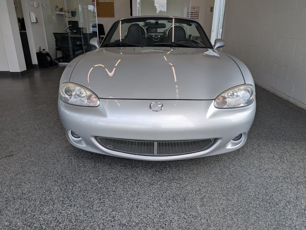Mazda MX-5 Miata CONVERTIBLE, CUIR, 2004 à Magog, Québec - 6 - w1024h768px
