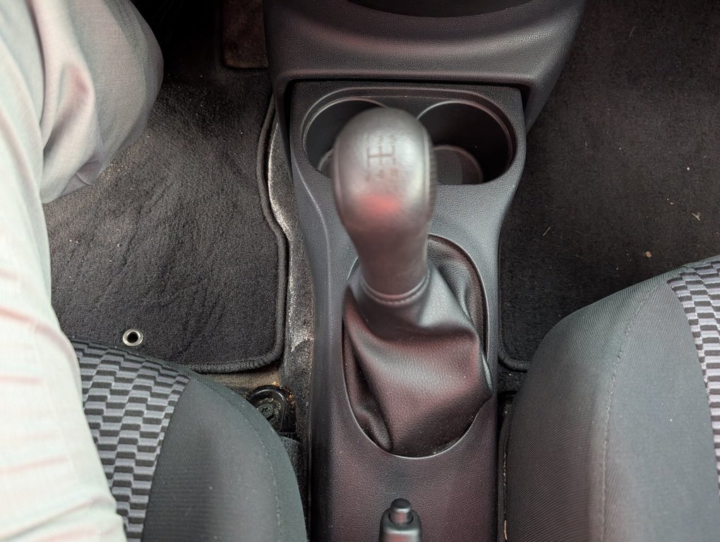 2015 Nissan Micra SV, A/C, in Magog, Quebec - 13 - w1024h768px