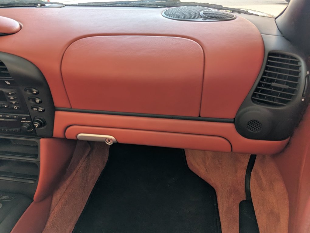 Porsche Boxster CUIR ROUGE, AUTOMATIQUE, 2004 à Magog, Québec - 11 - w1024h768px
