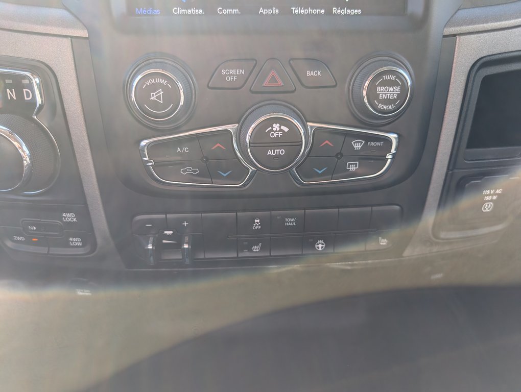 2020 Ram 1500 Classic Express in Magog, Quebec - 19 - w1024h768px