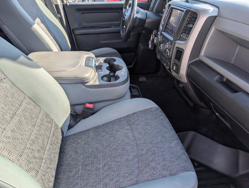 2020 Ram 1500 Classic Express in Magog, Quebec - 11 - w1024h768px
