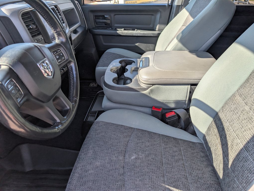 2020 Ram 1500 Classic Express in Magog, Quebec - 14 - w1024h768px