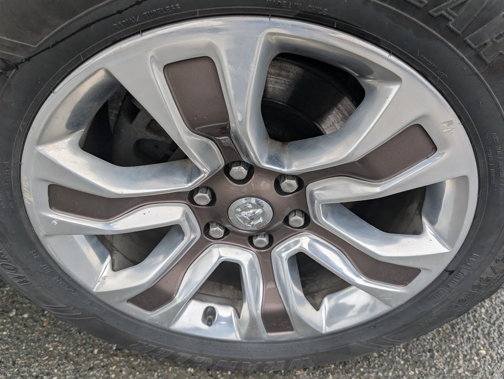 2019 Ram 1500 Laramie Longhorn in Magog, Quebec - 28 - w1024h768px