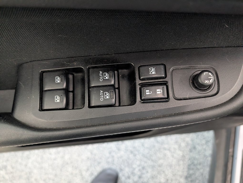 2016 Subaru Outback 2.5i in Magog, Quebec - 13 - w1024h768px