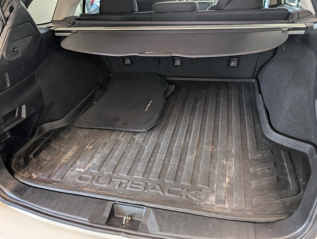 Subaru Outback Touring AWD, 2018 à Magog, Québec - 7 - w1024h768px