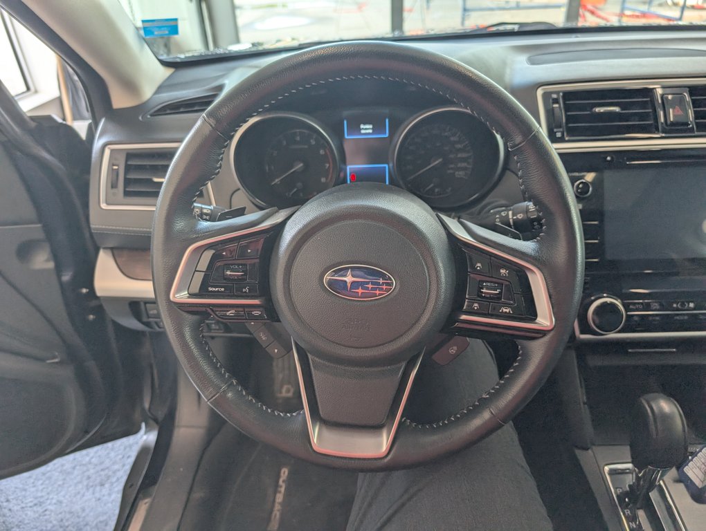 2018 Subaru Outback Limited AWD, in Magog, Quebec - 17 - w1024h768px