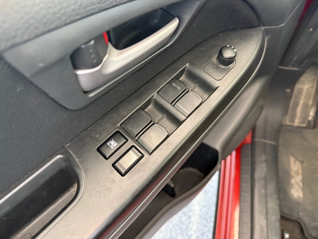 2010 Suzuki SX4 Hatchback JX AWD in Magog, Quebec - 10 - w1024h768px