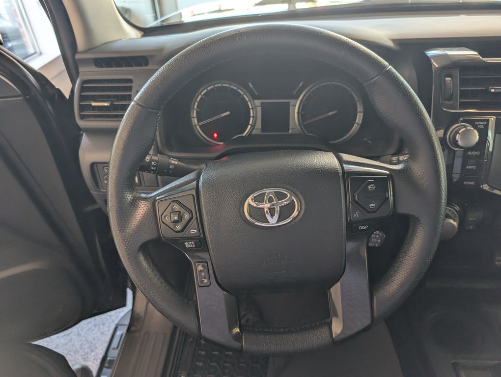2017 Toyota 4Runner V6 4X4, CUIR, in Magog, Quebec - 17 - w1024h768px